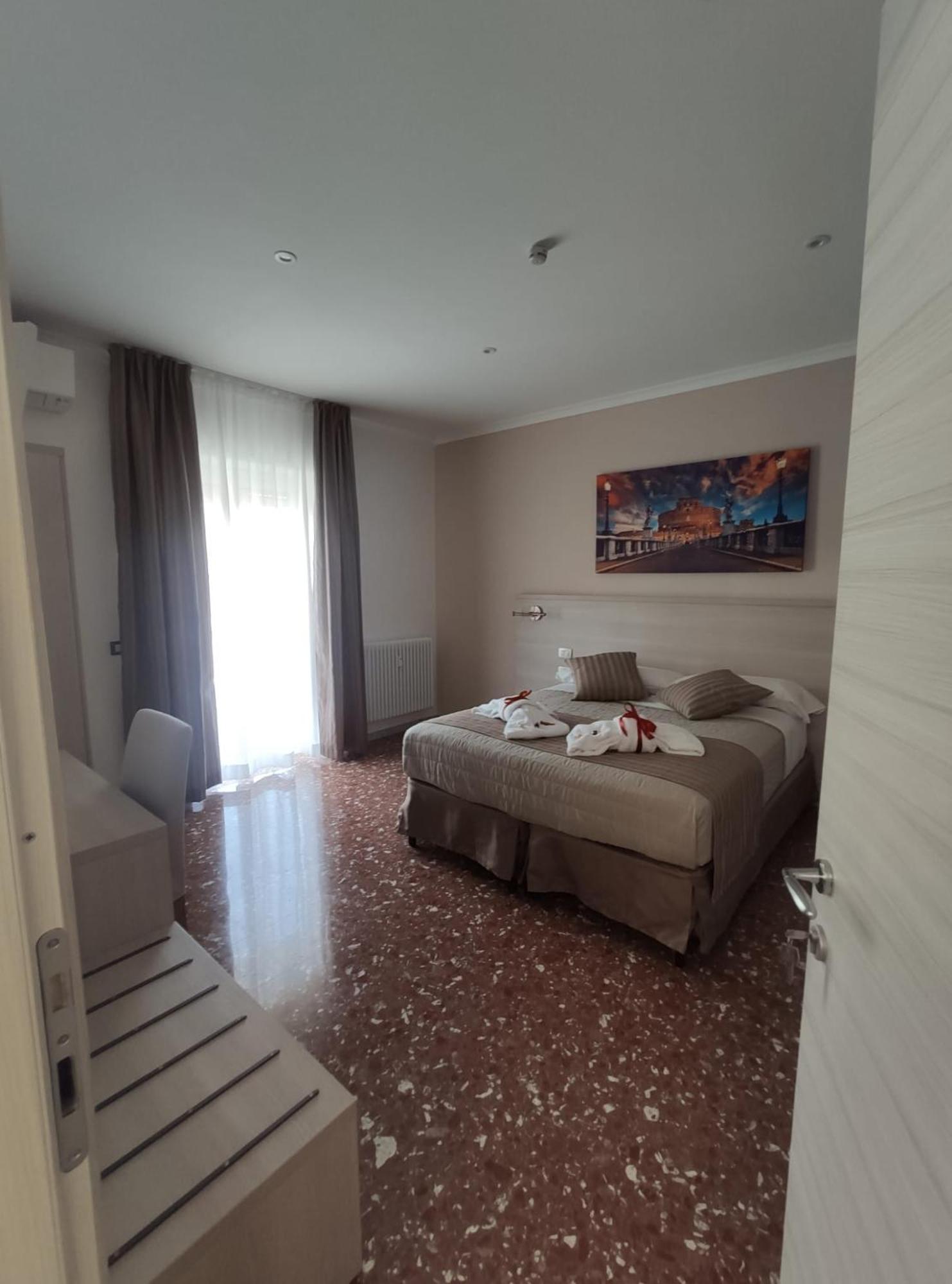 Appartamento Hector โรม ภายนอก รูปภาพ