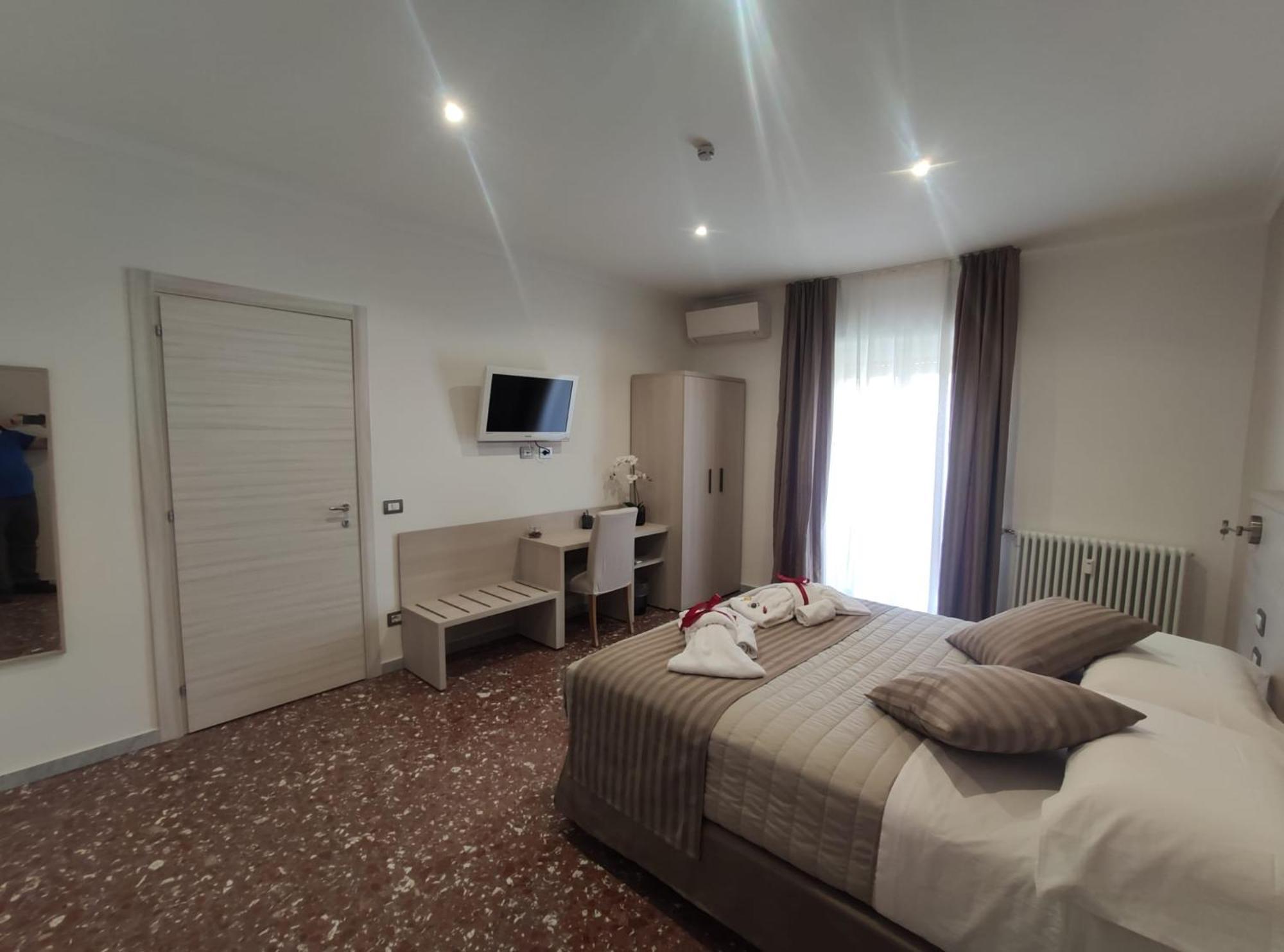 Appartamento Hector โรม ภายนอก รูปภาพ
